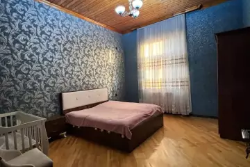 Satılır Həyət Evi Binədə