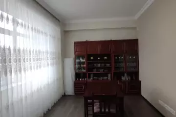 Satılır Yeni Tikili Yasamalda