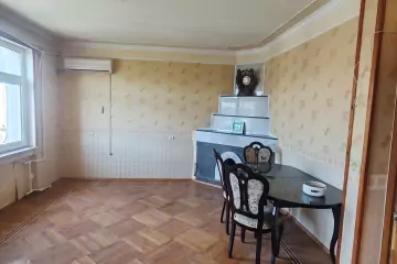 Satılır Köhnə Tikili Bakı Kinoteatrıda