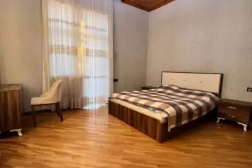 Satılır Həyət Evi Binədə