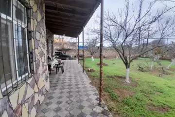 Satılır Həyət Evi Buzovnada