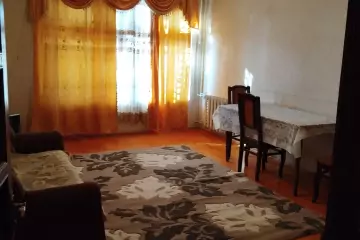 Aylıq Kirayə Köhnə Tikili Bakı Kinoteatrıda