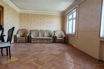 Satılır Köhnə Tikili Bakı Kinoteatrıda