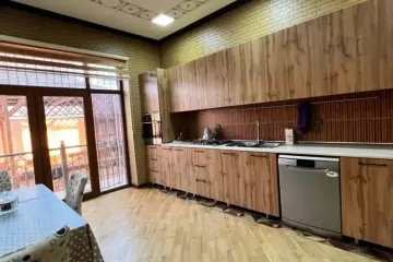 Satılır Həyət Evi Binədə