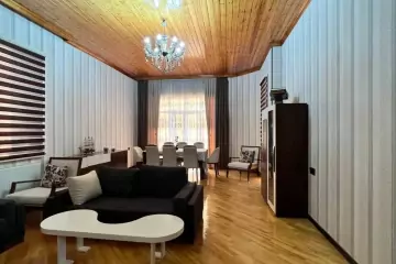 Satılır Həyət Evi Binədə