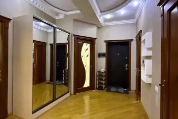 Satılır Yeni Tikili Tbilisi Prospektida