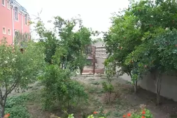 Satılır Həyət Evi Buzovnada