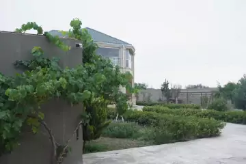 Satılır Həyət Evi Buzovnada