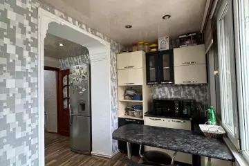 Satılır Köhnə Tikili Elmler Akademiyasıda