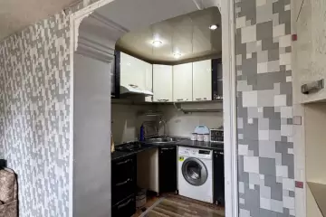 Satılır Köhnə Tikili Elmler Akademiyasıda