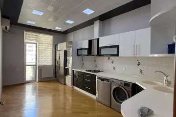 Satılır Yeni Tikili Tbilisi Prospektida