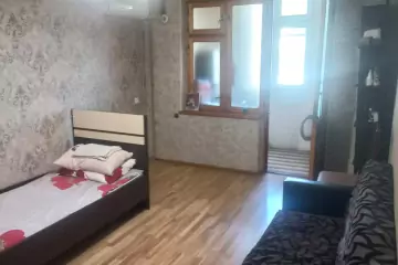 Aylıq Kirayə Köhnə Tikili Elmler Akademiyasıda