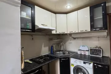Satılır Köhnə Tikili Elmler Akademiyasıda