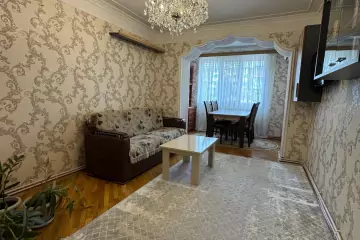 Satılır Köhnə Tikili Elmler Akademiyasıda