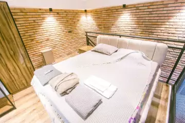 Aylıq Kirayə Köhnə Tikili 28 May Metrosu ətrafında