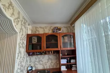 Satılır Köhnə Tikili Elmler Akademiyasıda
