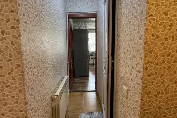 Satılır Köhnə Tikili Elmler Akademiyasıda