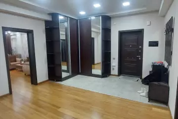 Satılır Yeni Tikili 8-ci Kilometrdə