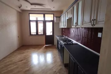 Satılır Yeni Tikili Ağ şəhər Kompleksində