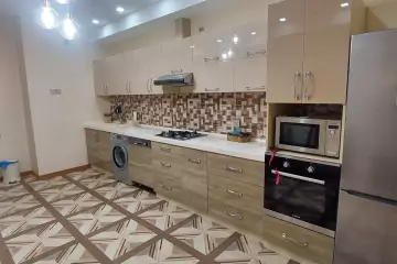 Satılır Yeni Tikili 8-ci Kilometrdə