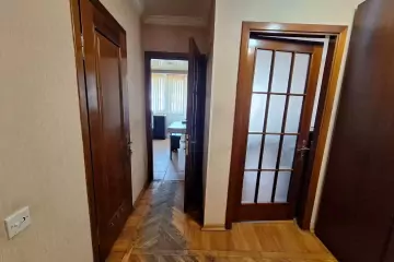 Satılır Köhnə Tikili Beşmərtəbədə