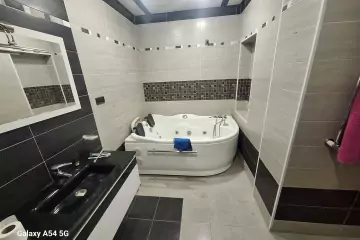 Satılır Yeni Tikili Beşmərtəbədə