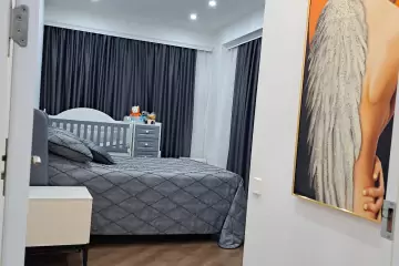 Satılır Yeni Tikili 7-ci Mikrorayonda