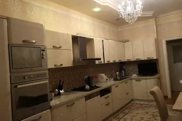 Satılır Yeni Tikili Ağ şəhər Kompleksində