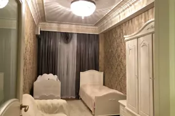 Satılır Yeni Tikili Ağ şəhər Kompleksində
