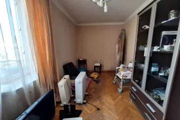 Satılır Köhnə Tikili Beşmərtəbədə