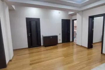 Satılır Yeni Tikili 8-ci Kilometrdə