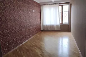 Satılır Yeni Tikili Ağ şəhər Kompleksində