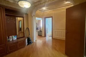 Satılır Yeni Tikili Ağ şəhər Kompleksində