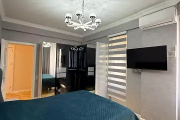 Satılır Yeni Tikili Elmler Akademiyasıda