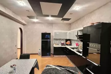 Satılır Yeni Tikili Ağ şəhər Kompleksində