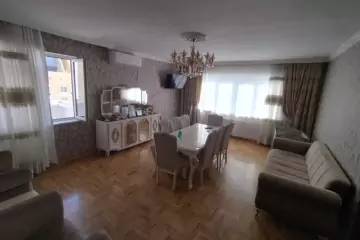 Satılır Yeni Tikili Ağ şəhər Kompleksində