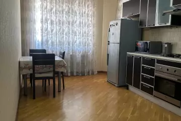 Aylıq Kirayə Yeni Tikili Elmler Akademiyasıda