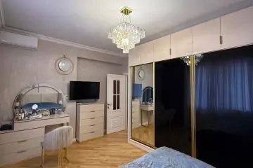 Satılır Yeni Tikili Elmler Akademiyasıda