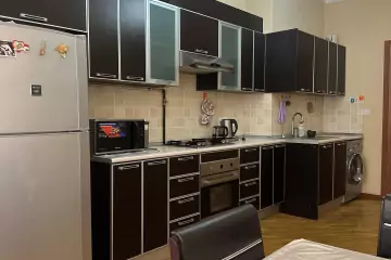 Aylıq Kirayə Yeni Tikili Elmler Akademiyasıda