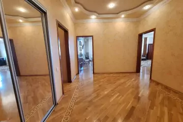 Satılır Yeni Tikili Elmler Akademiyasıda