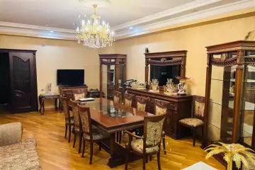 Satılır Yeni Tikili Ağ şəhər Kompleksində