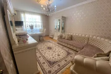 Satılır Həyət Evi Binədə