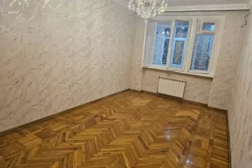 Satılır Köhnə Tikili Bakıxanovda