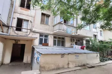 Satılır Köhnə Tikili 4-cü Mikrorayonda