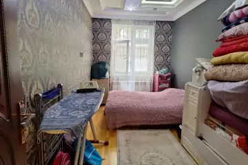 Satılır Köhnə Tikili 4-cü Mikrorayonda