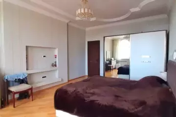 Satılır Həyət Evi Badamdarda