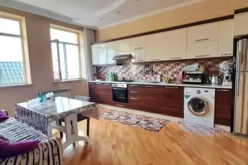 Satılır Həyət Evi Badamdarda