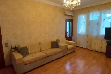 Satılır Köhnə Tikili 4-cü Mikrorayonda