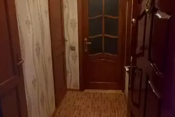 Satılır Köhnə Tikili 4-cü Mikrorayonda