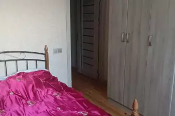 Satılır Köhnə Tikili 8-ci Mikrorayonda
